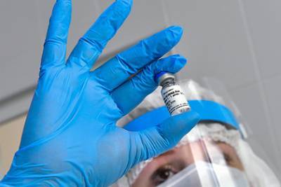 Стали известны противопоказания к еще одной российской вакцине от коронавируса - lenta.ru - Россия