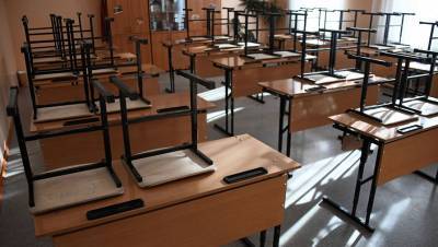 125 школ закрылись на карантин из-за коронавируса - gazeta.ru - Россия