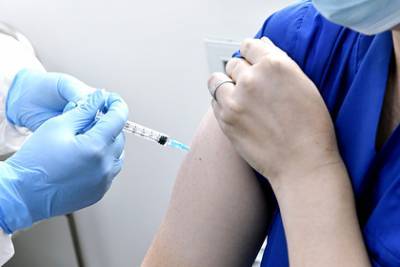 Российская журналистка испытала вакцину от COVID-19 и поделилась впечатлениями - lenta.ru