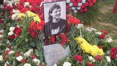 Умершего от COVID-19 спартаковца Кулькова похоронили рядом с Черенковым - nation-news.ru - Москва
