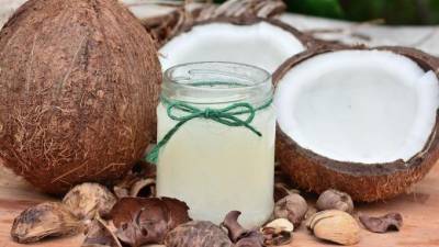 СМИ: ученые обнаружили пользу кокосового масла при лечении COVID-19 - piter.tv - Филиппины