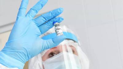 Василий Игнатьев - Массовая вакцинация от COVID-19 в России может начаться в ноябре - russian.rt.com - Россия