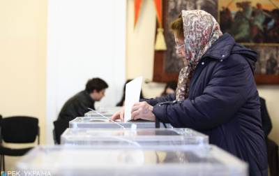 Коронавирус может снизить явку на местных выборах на 20% - rbc.ua