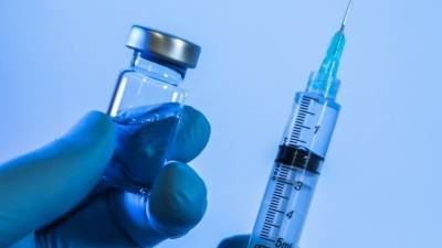 Анатолий Альтштейн - Кому не поможет вакцина от коронавируса? — отвечает вирусолог - 5-tv.ru - Россия