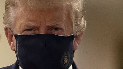 Дональд Трамп - NYT посчитала стоимость лечения Трампа от COVID-19 - gazeta.ru - Сша - New York
