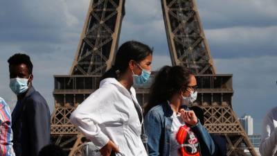 Эммануэль Макрон - Во Франции за сутки выявлено более 20 тысяч случаев коронавируса - russian.rt.com - Франция - Париж