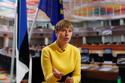 Керсти Кальюлайд - Президент Эстонии самоизолировалась после встречи с зараженным коронавирусом - lenta.ru - Эстония
