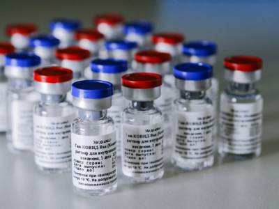 В России три медика, привитых "Спутником V", заразились коронавирусом - gordonua.com - Россия - Алтайский край