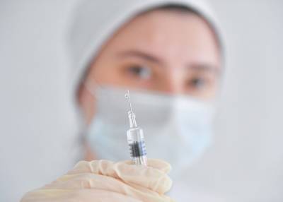 В Алтайском крае у трех медиков, привитых вакциной "Спутник V", выявили коронавирус - m24.ru - Алтайский край