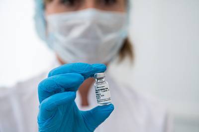 Александр Гинцбург - Массовая вакцинация от COVID-19 может начаться в январе-феврале - pnp.ru - Россия