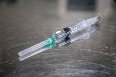 Российский врач заразился коронавирусом после введения первой дозы вакцины - live24.ru - Кемеровская обл.