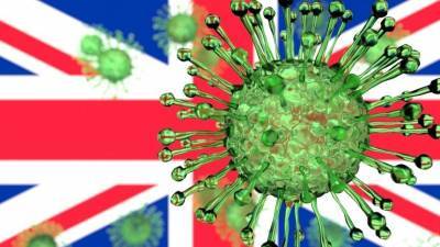 Мэтью Хэнкок - Британских врачей одели в мусорные пакеты для защиты от коронавируса — фото - 5-tv.ru - Англия