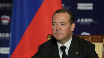 Дмитрий Медведев - Медведев предупредил о политической конкуренции вакцин от COVID-19 - vesti.ru - Россия