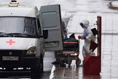 В России умерли 411 пациентов с коронавирусом за сутки - lenta.ru - Россия