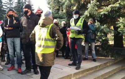 В Ровно предприниматели вышли на протест из-за карантина выходного дня - rbc.ua - Черновцы