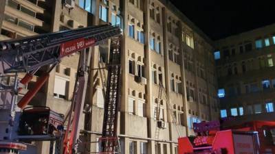 В Румынии при пожаре в больнице для лечения COVID-19 погибли 10 человек - russian.rt.com - Румыния - Пьятра-Нямц