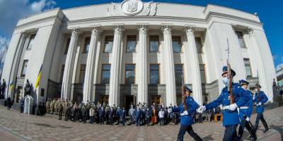 Евгения Кравчук - В Слуге народа заявили, что парламент будет работать несмотря на вспышку COVID-19 - nv.ua - Украина