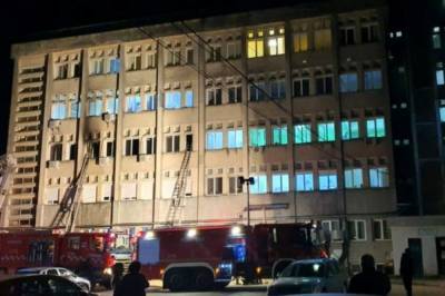 В Румынии десять пациентов с коронавирусом погибли во время пожара в больнице - zik.ua - Румыния - Пятр-Нямц