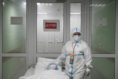 В России умерли 303 пациента с коронавирусом за сутки - lenta.ru - Россия