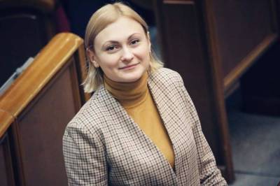 Евгения Кравчук - Как на этой неделе будут работать нардепы: В "Слуге народа" не исключают перерыв из-за COVID-19 - zik.ua - Украина