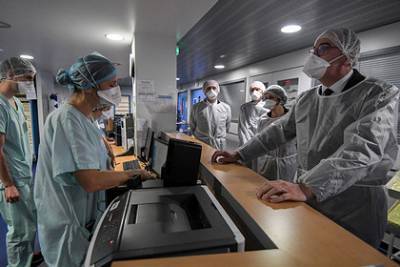 Оливья Веран - Карантин помог Франции преодолеть пик коронавируса - lenta.ru - Франция
