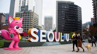 Новые ограничения из-за COVID-19 ввели в столичном регионе Южной Кореи - iz.ru - Южная Корея - Сеул