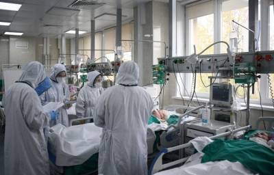 Почти 1,5 тыс. человек госпитализировано с COVID-19 в больницы Москвы за сутки - interfax-russia.ru - Москва