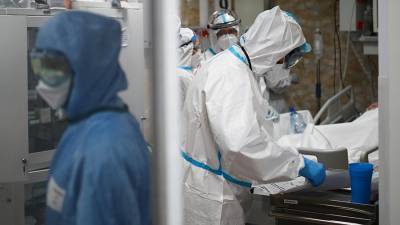 В Москве за сутки скончались еще 77 пациентов с коронавирусом - iz.ru - Россия - Москва - Израиль