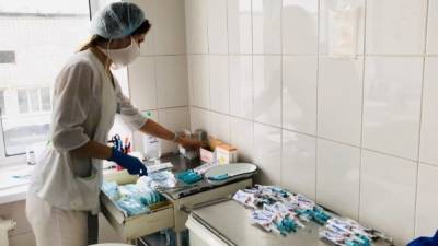 На выплаты медикам, работающим с коронавирусом, Пермский край получил почти 900 миллионов - nakanune.ru - Пермский край