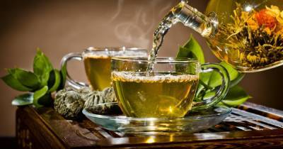 Ученые заявили о пользе чаепития в борьбе с коронавирусом - ren.tv