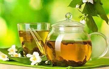 Ученые заявили о противовирусных свойствах соков и зеленого чая - charter97.org