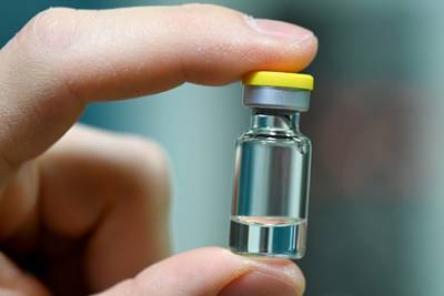 Саудовская Аравия бесплатно вакцинирует жителей от коронавируса - lenta.ru - Россия - Саудовская Аравия