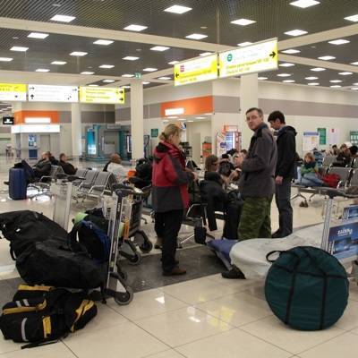 В аэропортах Шанхая и Тяньцзинь отменили около 600 рейсов из-за обнаружения covid-19 - radiomayak.ru - Шанхай - Тяньцзинь
