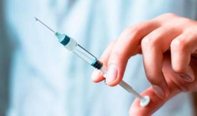 «Это несуразно»: вирусолог высмеял слухи о тайных чипах в COVID-вакцине - newizv.ru