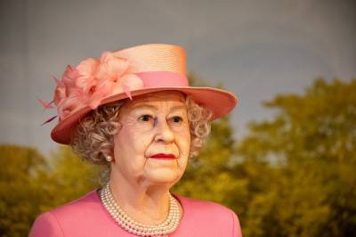 королева Елизавета II (Ii) - Елизавета II получит убивающие коронавирус перчатки - neva.today - Англия