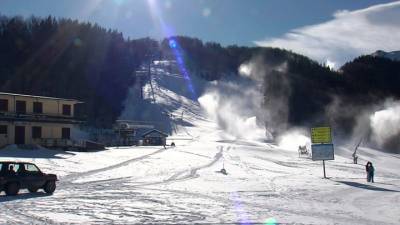 Кто и куда навостряет лыжи: коронавирус ударил по зимнему спорту - vesti.ru - Италия