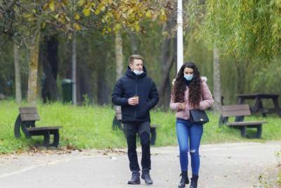 Ученые опровергли эффективность защитных масок от коронавируса - live24.ru - Дания