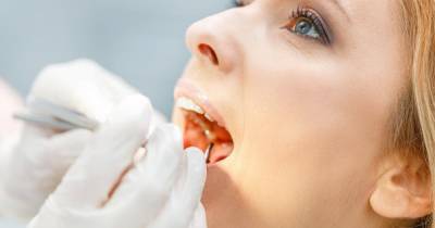 Коронавирус уличили в способности вызывать выпадение зубов - ren.tv - New York