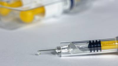 Джордж Мейсон Анч - Учёные назвали главный минус коронавирусных вакцин - vestivrn.ru - Китай