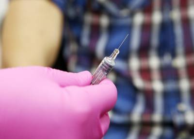 Центр "Вектор" создает вакцину сразу от кори и COVID-19 - m24.ru