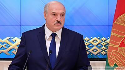 Александр Лукашенко - Лукашенко предложил помощь Польше в борьбе с COVID-19 - riafan.ru - Белоруссия - Минск - Польша