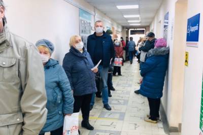 Пациентов с коронавирусом в Петрозаводске просят выйти из дома, чтобы сдать мазок - gubdaily.ru - Петрозаводск