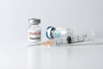 Медиков Вологодчины начали вакцинировать против коронавируса - vologda-poisk.ru - Череповец - Вологодская обл.