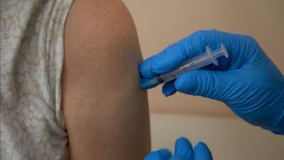 Первый пациент и эффективность вакцин: COVID-19 бросает новый вызов - vesti.ru - Россия - Новосибирск