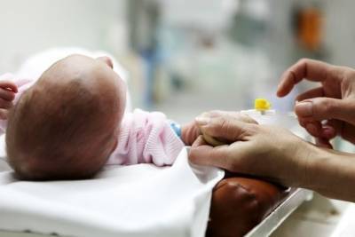 В России вся семья новорожденного умерла за неделю из-за коронавируса - spb.mk.ru - Россия