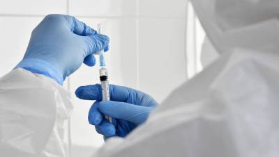 Ринат Максютов - Центр «Вектор» планирует провести исследование вакцины от COVID-19 на подростках - gazeta.ru