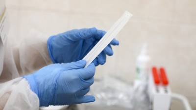 В России за сутки проведено более 400 тысяч тестов на коронавирус - russian.rt.com - Россия