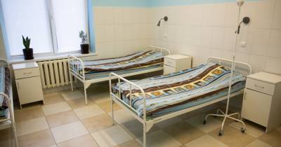 В больницах Калининградской области занято более тысячи коек для пациентов с COVID-19 - klops.ru - Калининградская обл.