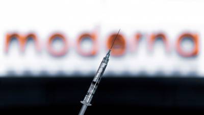 Moderna уточнила данные об эффективности своей вакцины от COVID-19 - russian.rt.com - Сша