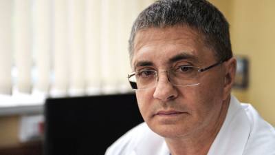 Александр Мясников - Врач рассказал, как «не стать легкой добычей коронавируса» - gazeta.ru